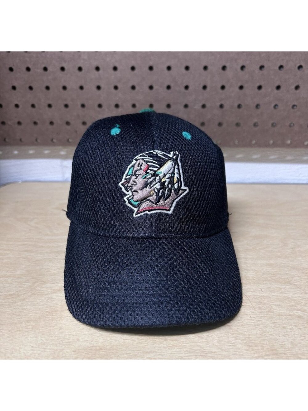 North Dakota Fighting Sioux Youth Kids Fitted Hat UND Hockey Black